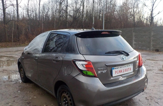 Toyota Yaris cena 24900 przebieg: 103101, rok produkcji 2016 z Łomianki małe 254